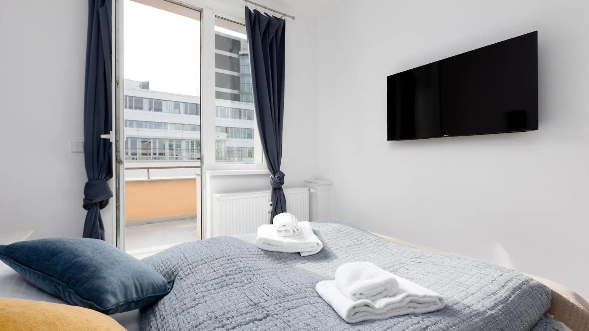 2 Bedroom Apartment With A Terrace Near The Metro Prague
