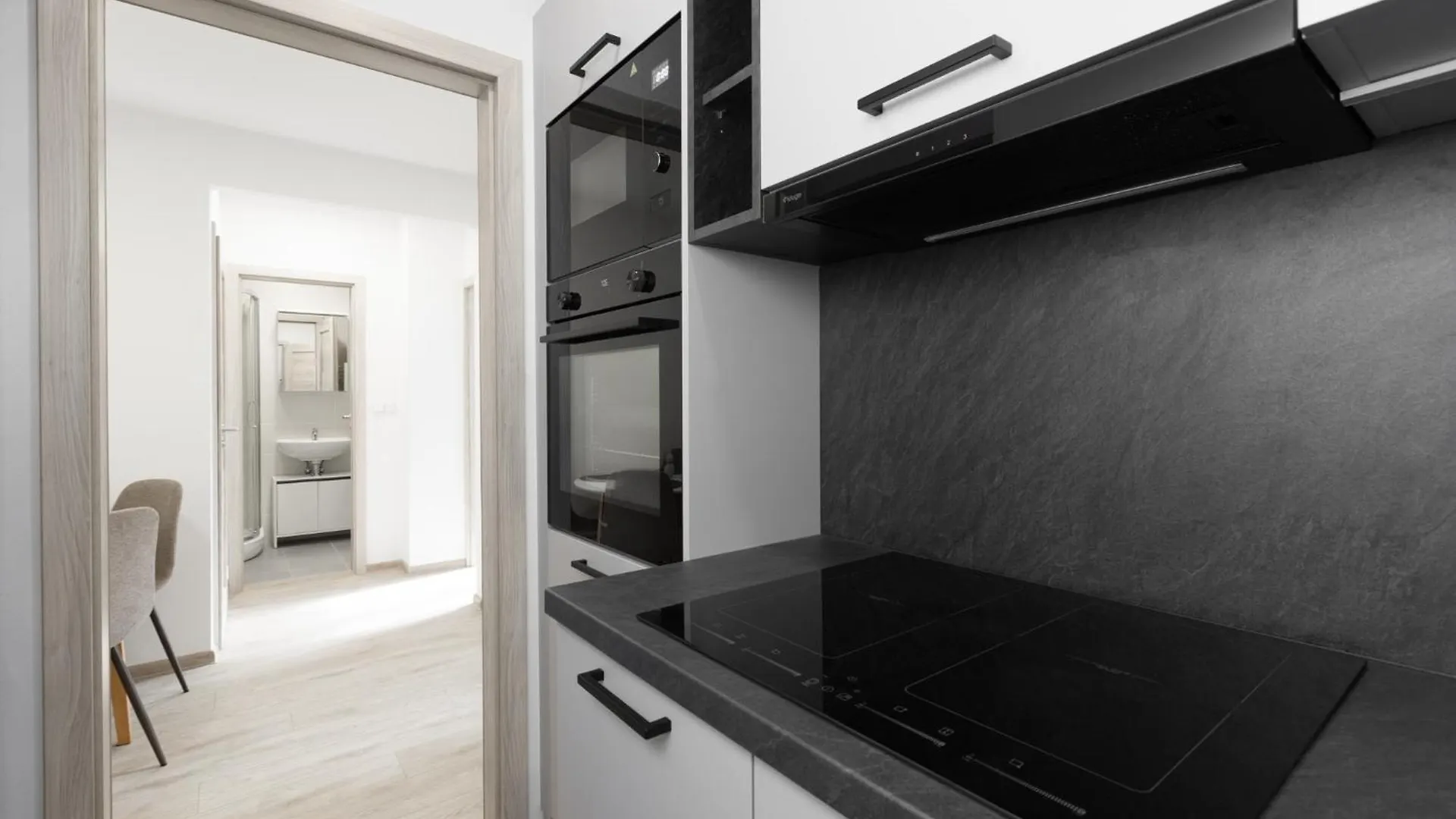 2 Bedroom Apartment With A Terrace Near The Metro プラハ